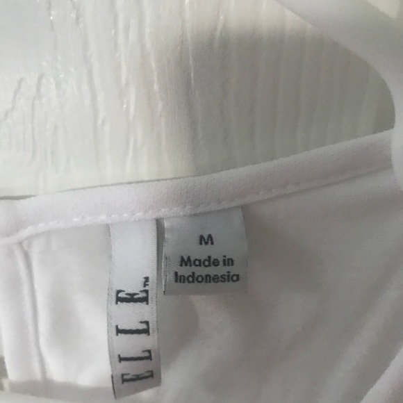 White sleeveless blouse - Picture 2 of 2